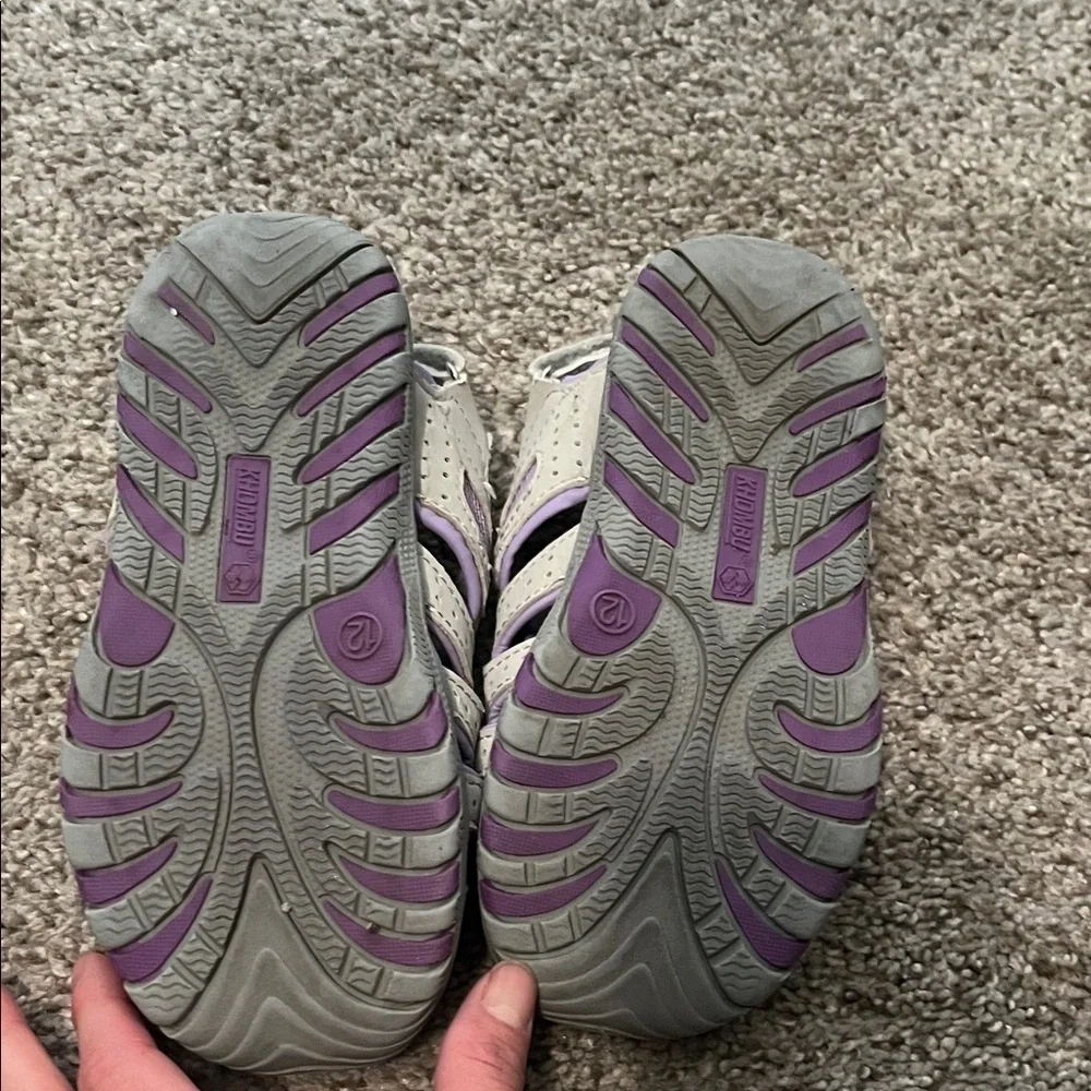 Khombu comfortable sandals